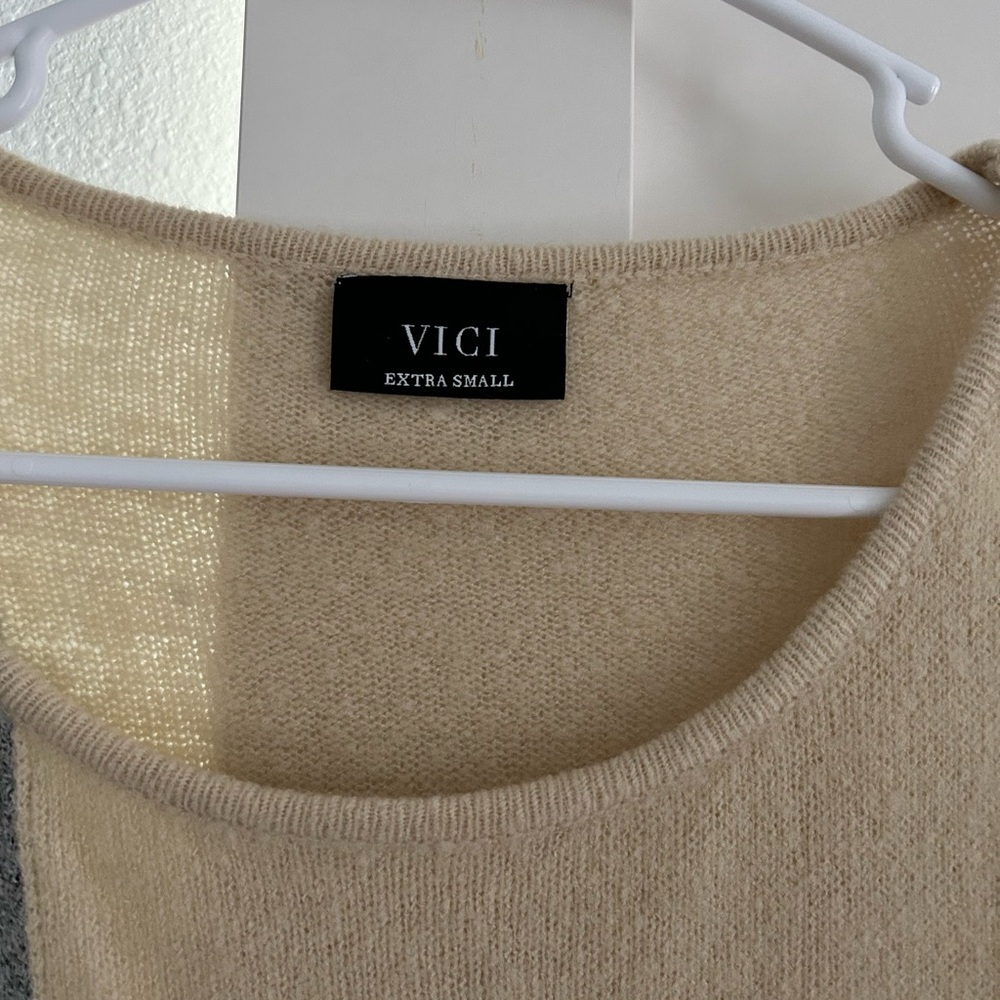 Color block sweater - Picture 5 of 5